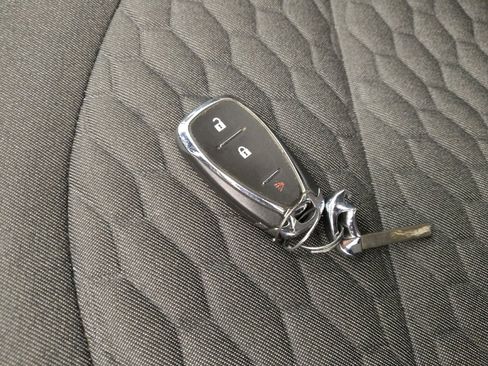 Used 2021 Chevrolet Equinox LT FWD image 32