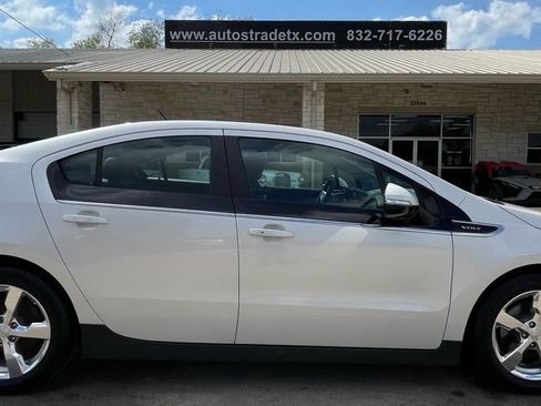 Used 2014 Chevrolet Volt Premium w/ Premium Trim Package FWD image 7