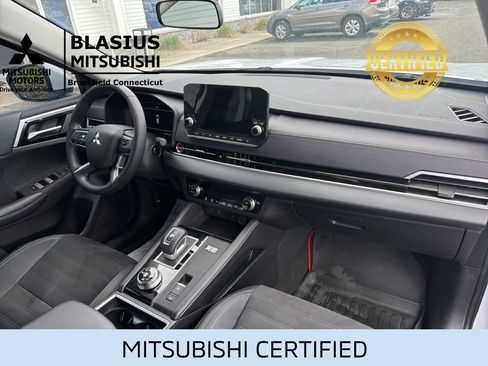 Used 2023 Mitsubishi Outlander 4WD Plug-In Hybrid image 39