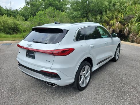 Used 2025 Audi Q5 Premium Plus w/ Premium Plus AWD/4WD image 4