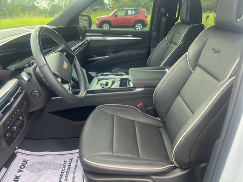Used 2026 Cadillac Escalade ESV Sport w/ LPO, ONYX Package AWD/4WD image 12