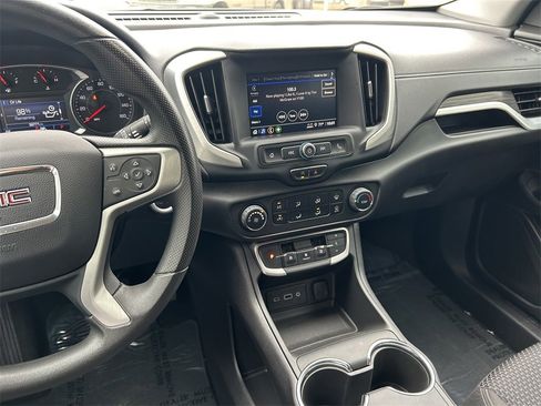 Used 2024 GMC Terrain SLE image 17