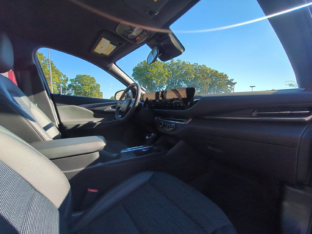 Used 2026 Buick Envista Preferred FWD image 28