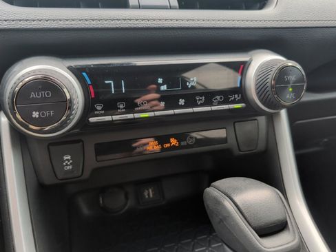 Used 2023 Toyota RAV4 AWD Hybrid image 29