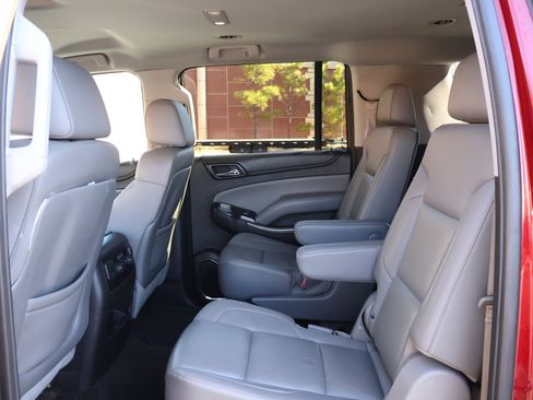 Used 2015 Chevrolet Suburban LT image 23