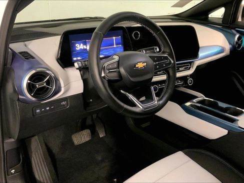 Used 2025 Chevrolet Equinox EV LT image 14