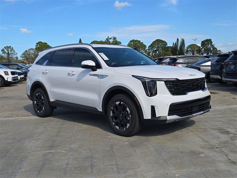 New 2026 Kia Sorento S image 2