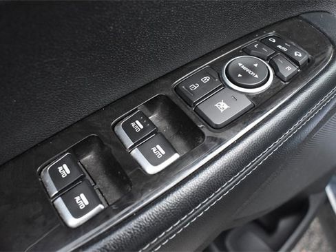 Used 2016 Kia Sorento EX w/ EX Touring Package image 23