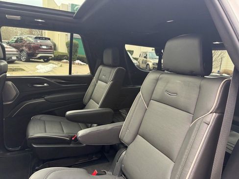 Used 2023 Cadillac Escalade Sport w/ LPO, ONYX Package image 19