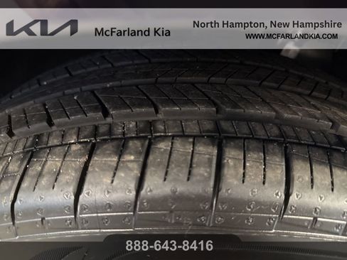 Used 2026 Kia Carnival EX image 21