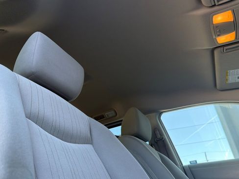 Used 2012 Nissan Quest S FWD image 18