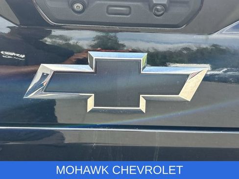 Used 2022 Chevrolet Silverado 2500 LT w/ Midnight Edition AWD/4WD image 31