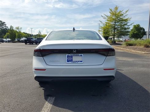 New 2025 Honda Accord SE image 5