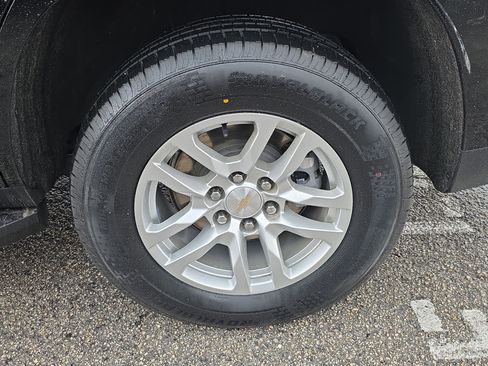 Used 2024 Chevrolet Tahoe LT RWD image 12
