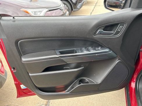 Used 2017 GMC Canyon SLE w/ All Terrain Package image 11