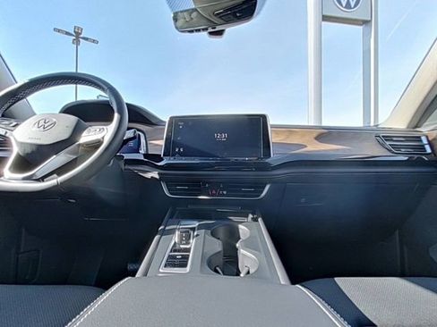 New 2026 Volkswagen Atlas SE image 25