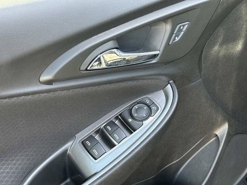 Used 2024 Chevrolet Malibu LT FWD image 18