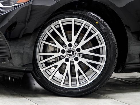 Used 2025 Mercedes-Benz CLA 250 image 3