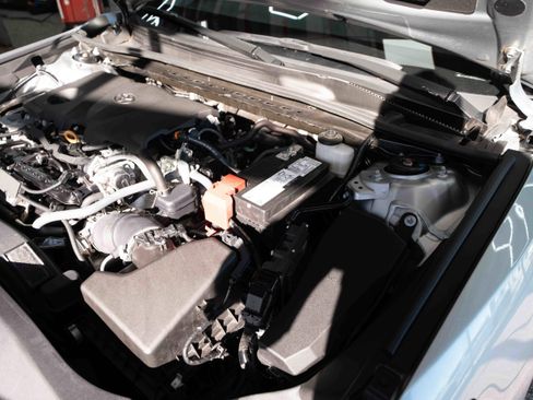 Used 2024 Toyota Camry SE image 32