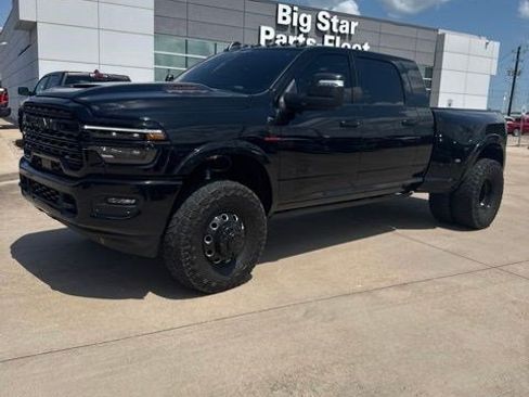 Used 2025 RAM 3500 Limited AWD/4WD image 3