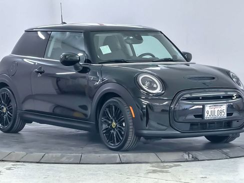 Used 2024 MINI Cooper SE FWD image 9