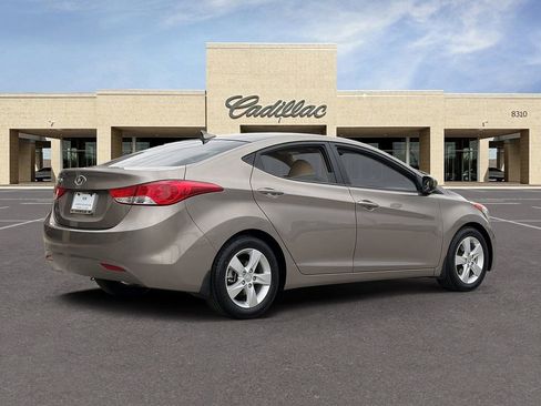Used 2013 Hyundai Elantra GLS w/ Preferred Pkg FWD image 5