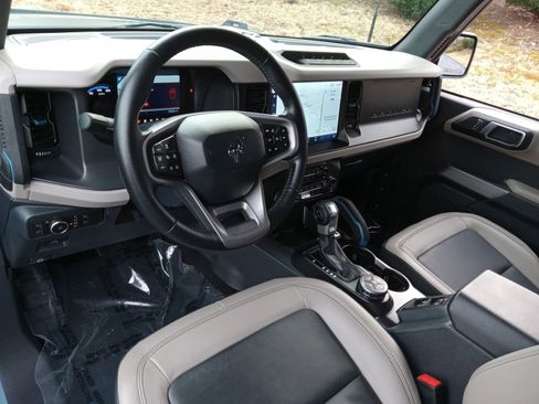 Used 2022 Ford Bronco Wildtrak image 11