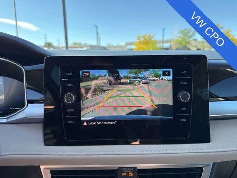 Used 2025 Volkswagen Taos SE image 21