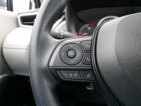 Used 2022 Toyota Corolla Cross L image 22