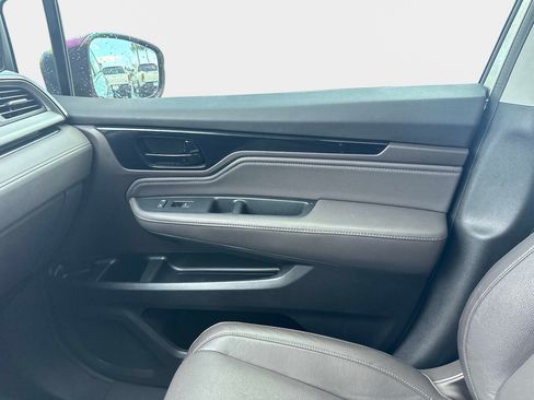 Certified 2023 Honda Odyssey Touring image 24