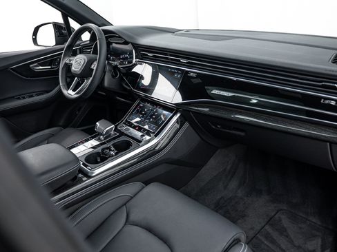 Certified 2025 Audi Q7 3.0T Prestige w/ Prestige Package AWD/4WD image 12