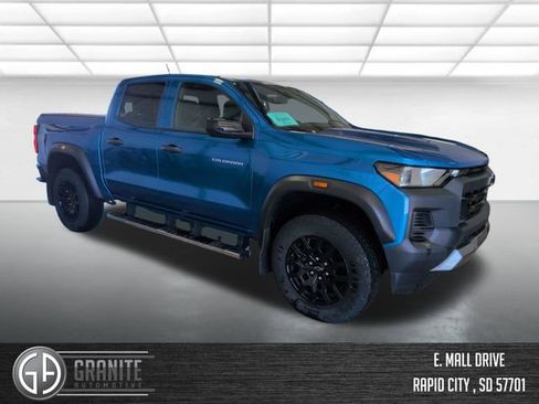 Used 2023 Chevrolet Colorado Trail Boss w/ Advanced Trailering Package AWD/4WD image 8