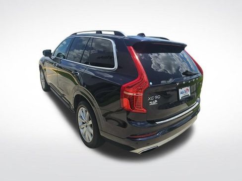 Used 2017 Volvo XC90 T6 Momentum w/ Vision Package AWD/4WD image 5