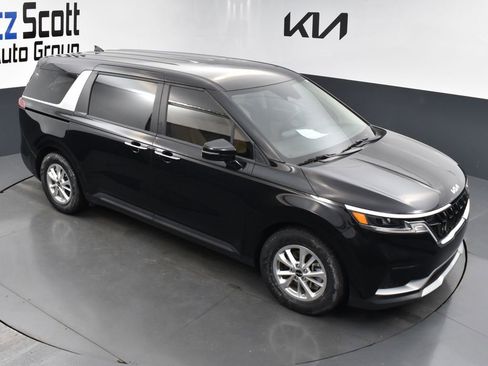 Certified 2024 Kia Carnival LX image 15