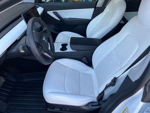 Used 2021 Tesla Model Y Long Range AWD/4WD image 9