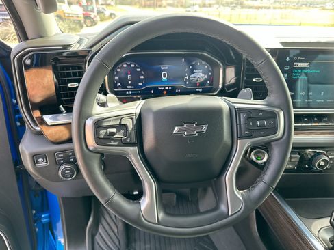 Used 2025 Chevrolet Silverado 1500 RST AWD/4WD image 14