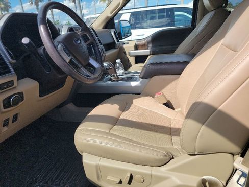 Used 2019 Ford F150 Lariat w/ Equipment Group 502A Luxury AWD/4WD image 4