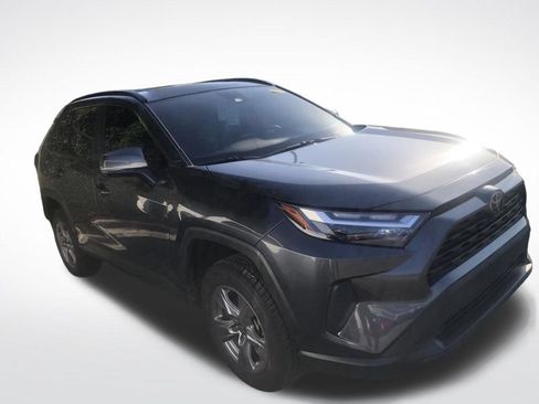 Used 2023 Toyota RAV4 XLE w/ Convenience Package FWD image 4