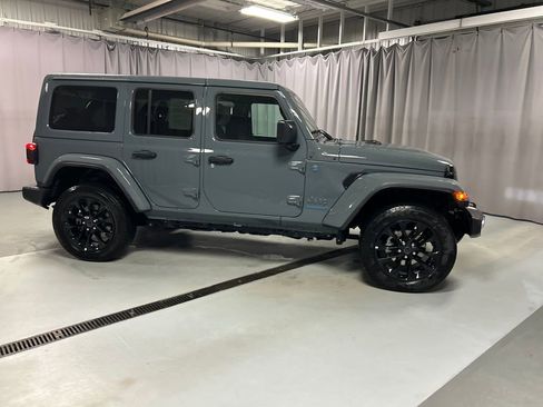 Used 2025 Jeep Wrangler Unlimited Sahara w/ Safety Group image 8