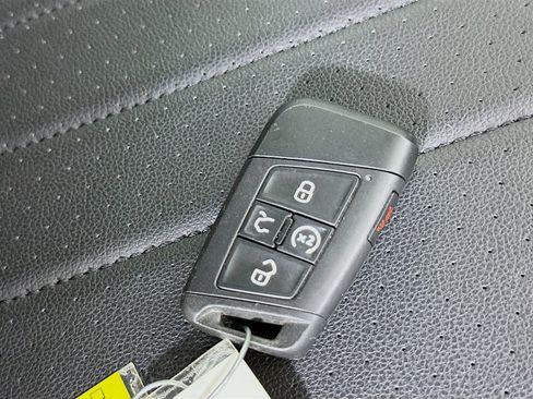 Used 2023 Volkswagen Tiguan SE AWD/4WD image 43