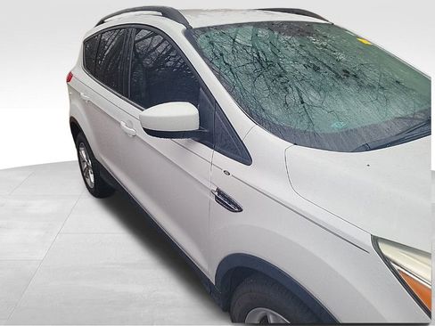 Used 2016 Ford Escape SE w/ Equipment Group 201A image 16