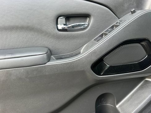 Used 2023 Nissan Frontier SV w/ Midnight Edition Package image 12