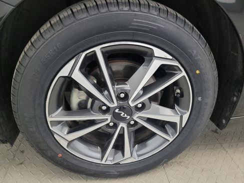 Used 2023 Kia Forte LXS FWD image 31