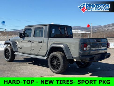 Used 2020 Jeep Gladiator Sport image 3