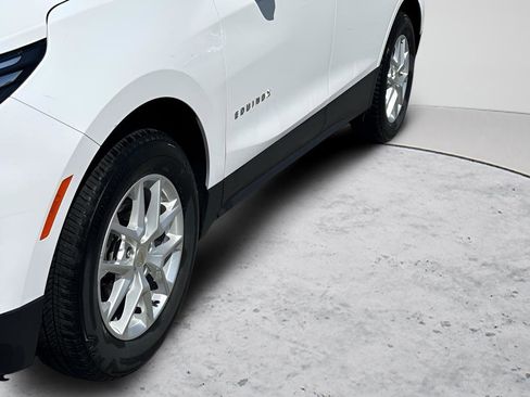 Used 2024 Chevrolet Equinox LT AWD/4WD image 18