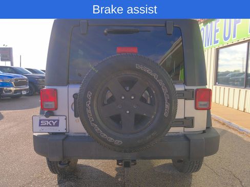 Used 2010 Jeep Wrangler Unlimited Sport image 7