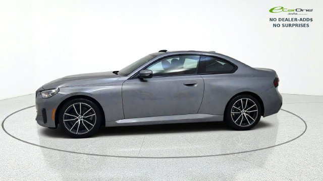 Used 2025 BMW 230i Coupe RWD image 4