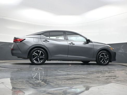 Used 2025 Nissan Sentra SV image 33