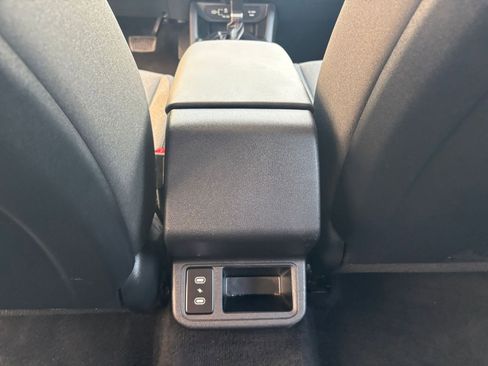 Used 2025 Kia K4 LXS image 25