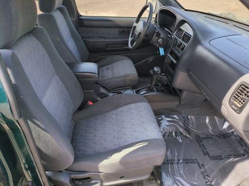 Used 1997 Nissan Pathfinder LE AWD/4WD image 19